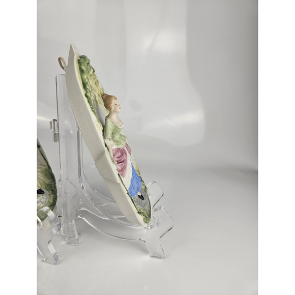 Pair of Wall Plaques 3D Victorian Man & Woman Hand Painted Occupied Japan - Picture 4 of 9